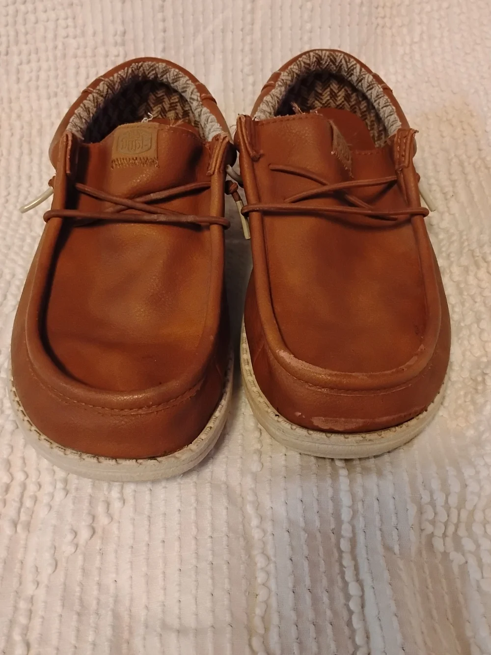 Hey Dude Tan Slip-On Wally Classic Loafers Size J5 Read Description